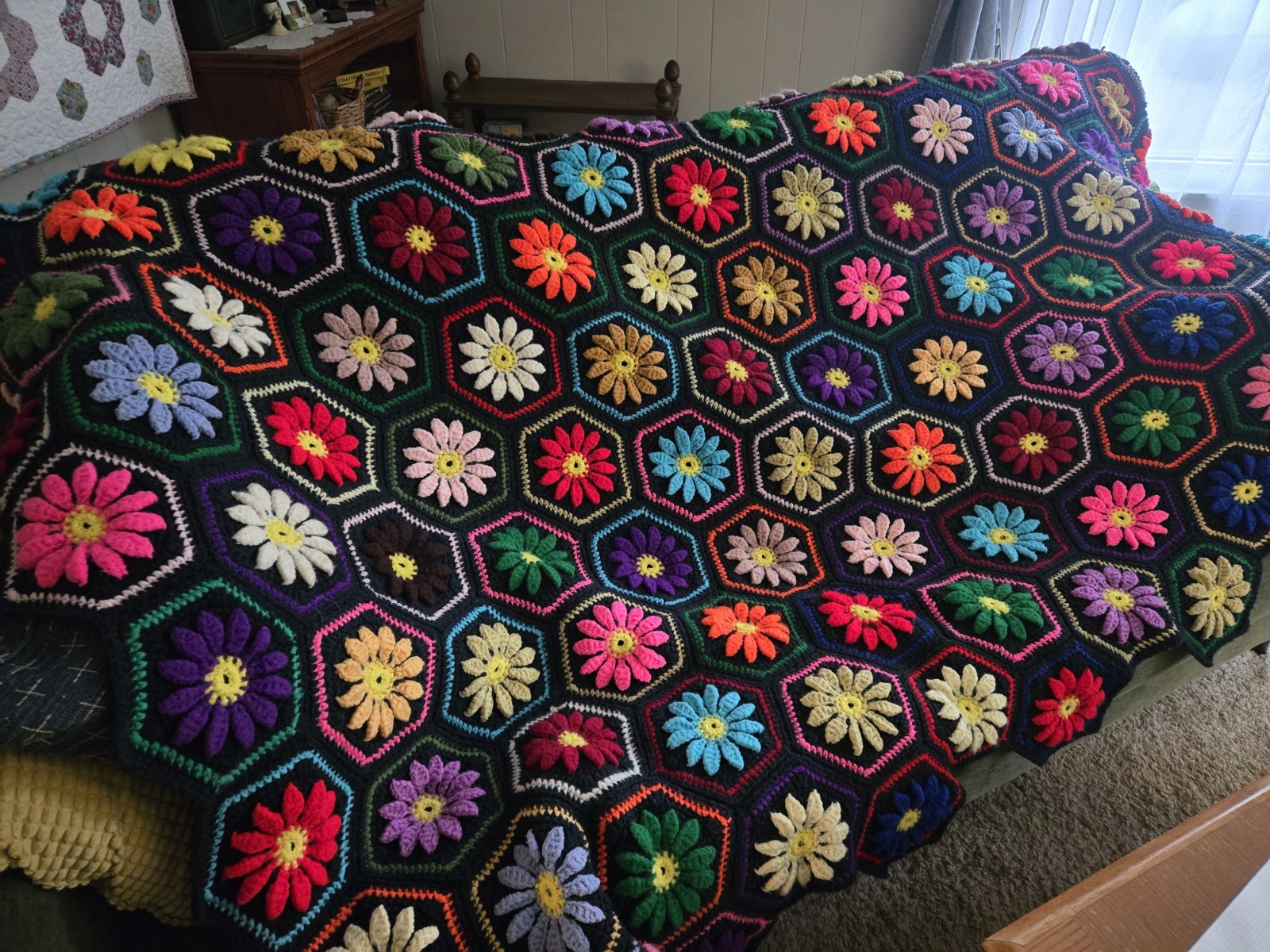 VTG Granny Square Afghan Handmade Crochet Hexie Hexagon Sunflowers Full / Queen