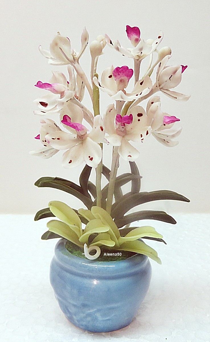 US Stock 4″H Air-Dry-Clay Handmade Miniature Rhyncho Orchid Arrangement in Pot.