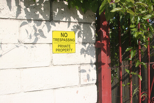 NO TRESPASSING – PRIVATE PROPERTY Sign : Solid Metal Aluminum Weatherproof Signs