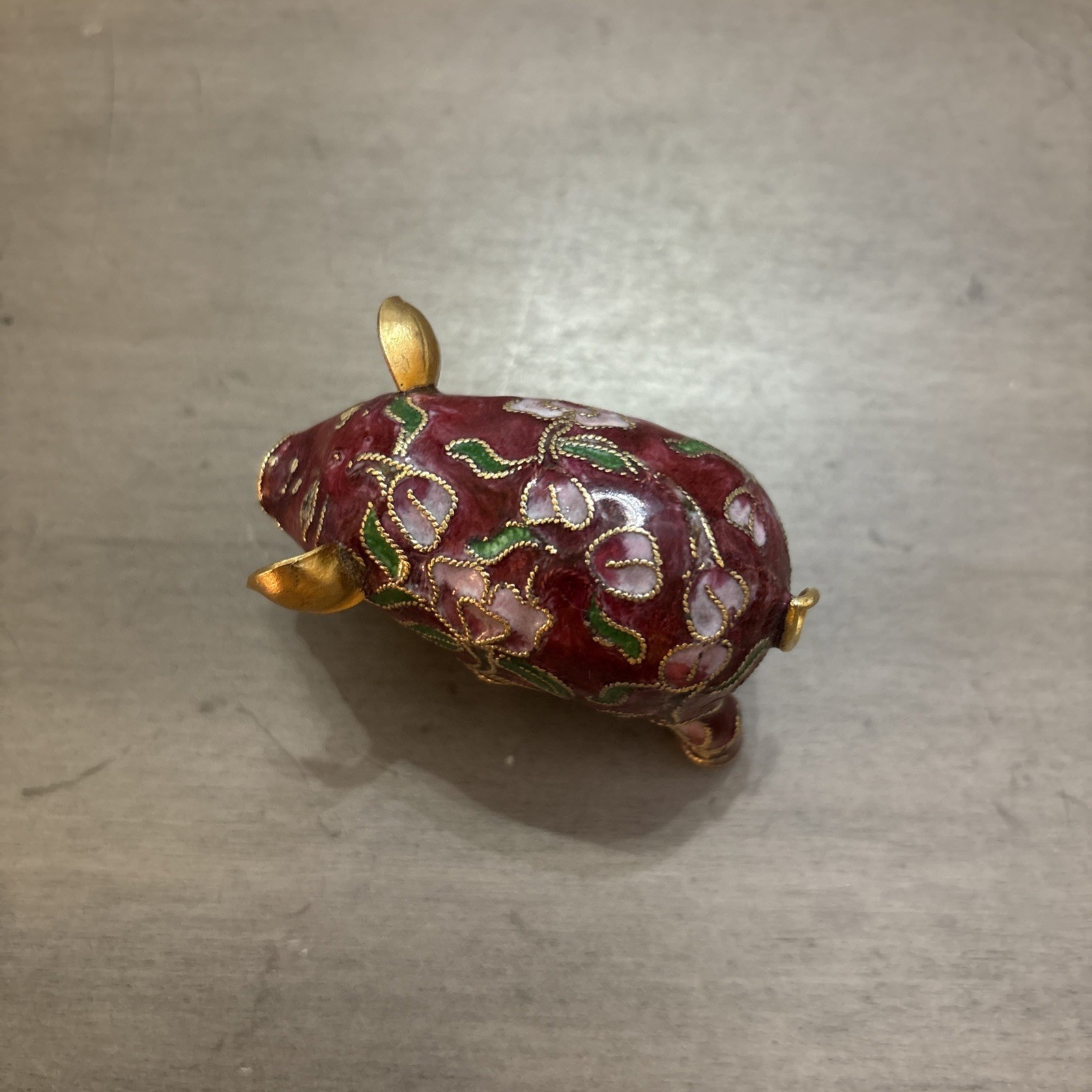 Vintage Cloisonné Burgundy/Purple Pig Floral Design Gold Inlay 2 in Tall