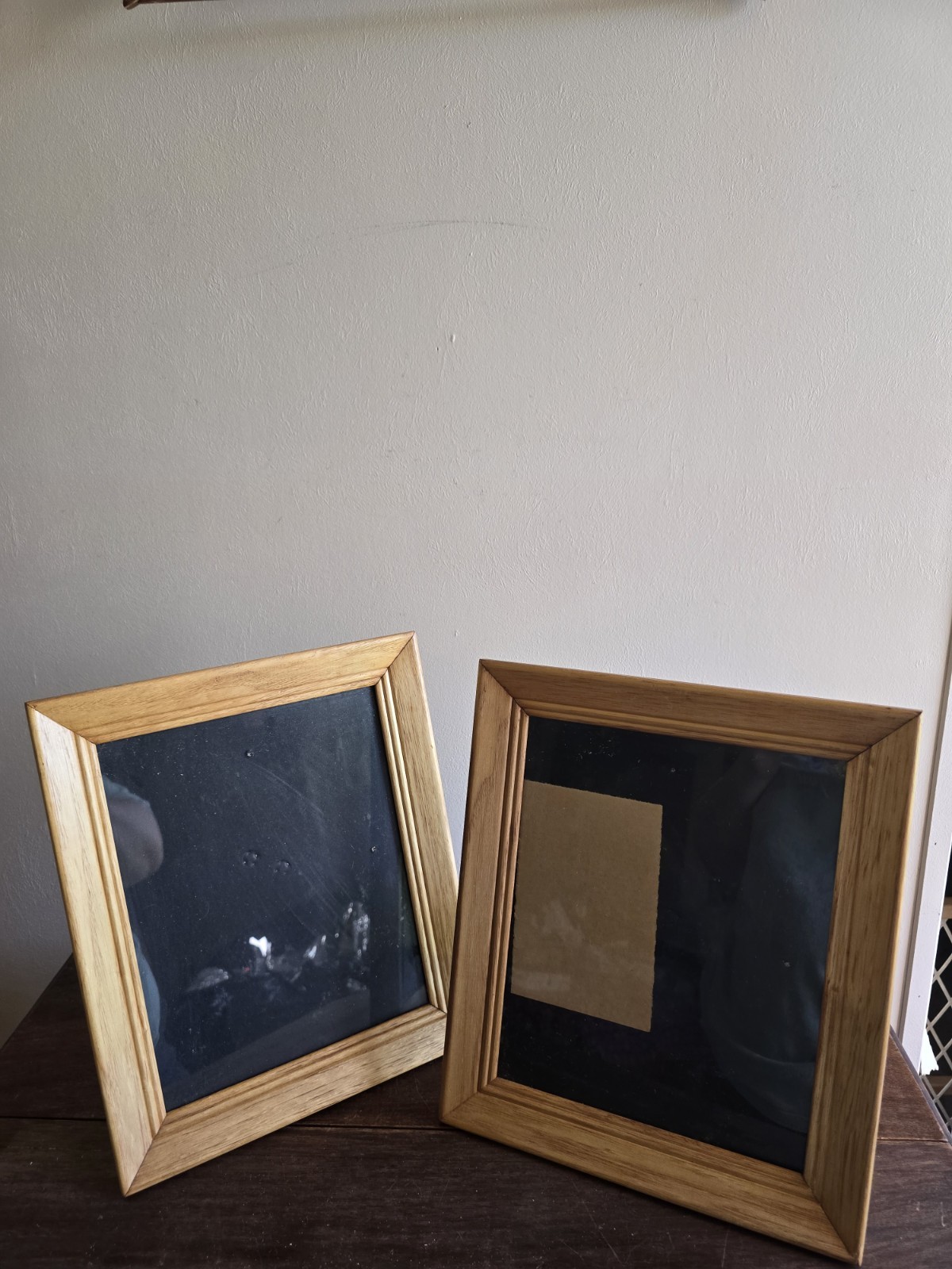 Set Of 2 Light Brown Wood Ornate Free Standing Picture Frames Photo Size 8×10″