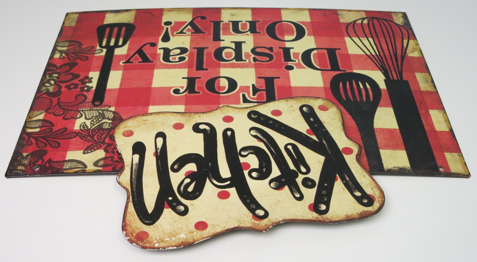 Kitchen for Display Only Three-Dimensional Sign Metal Art Wall Décor Red Plaid
