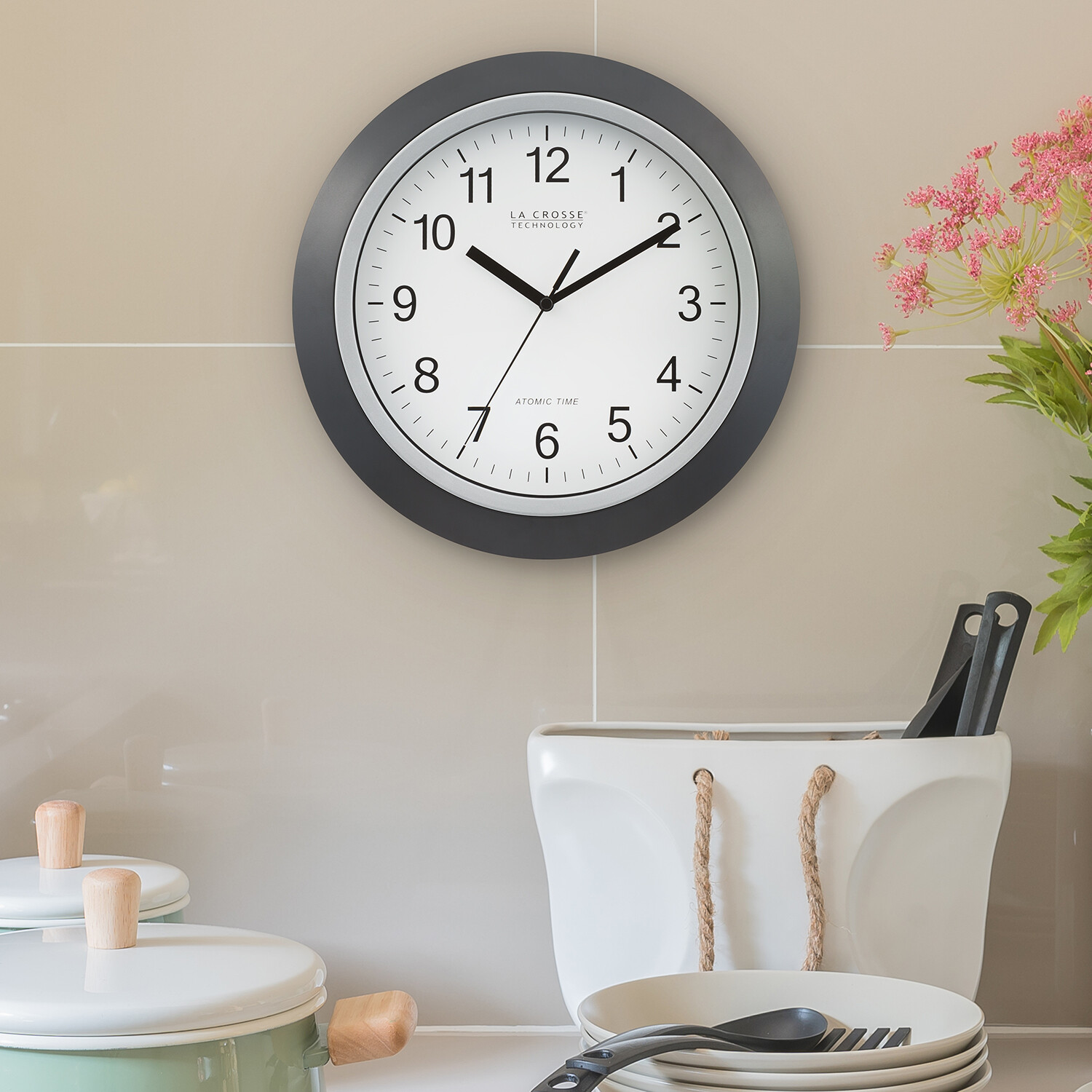 WT-3129B La Crosse Technology 12″ Atomic Analog Wall Clock – Black NIB