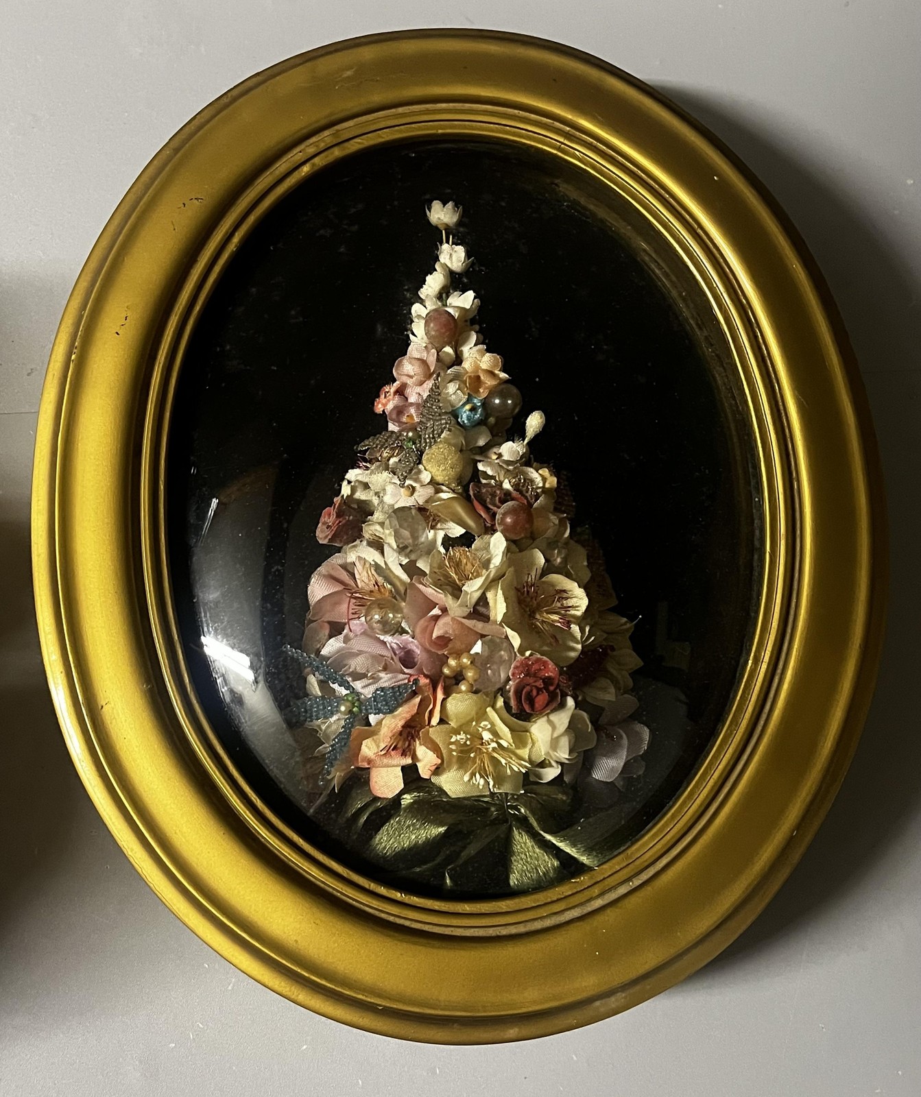 Vintage Victorian Christmas Tree Window Panel Oval Gold Frame Floral Multicolor