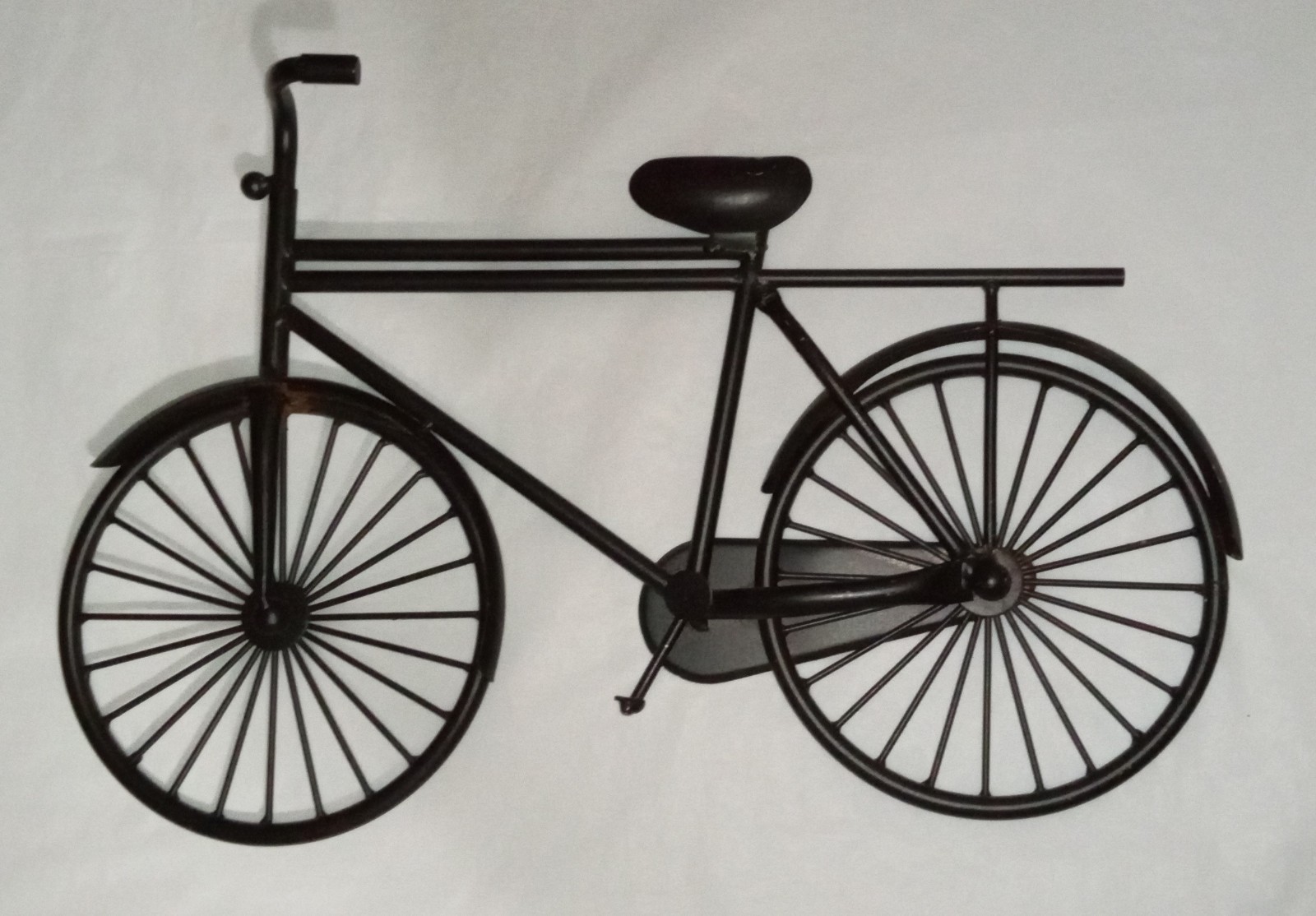 BICYCLE Metal Wall Art 18″ long 12” tall Home Decor Brown 2+ Pounds – Unbranded