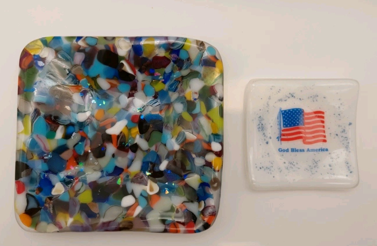 2‑Piece Handcrafted Fused Glass Plate Set – New