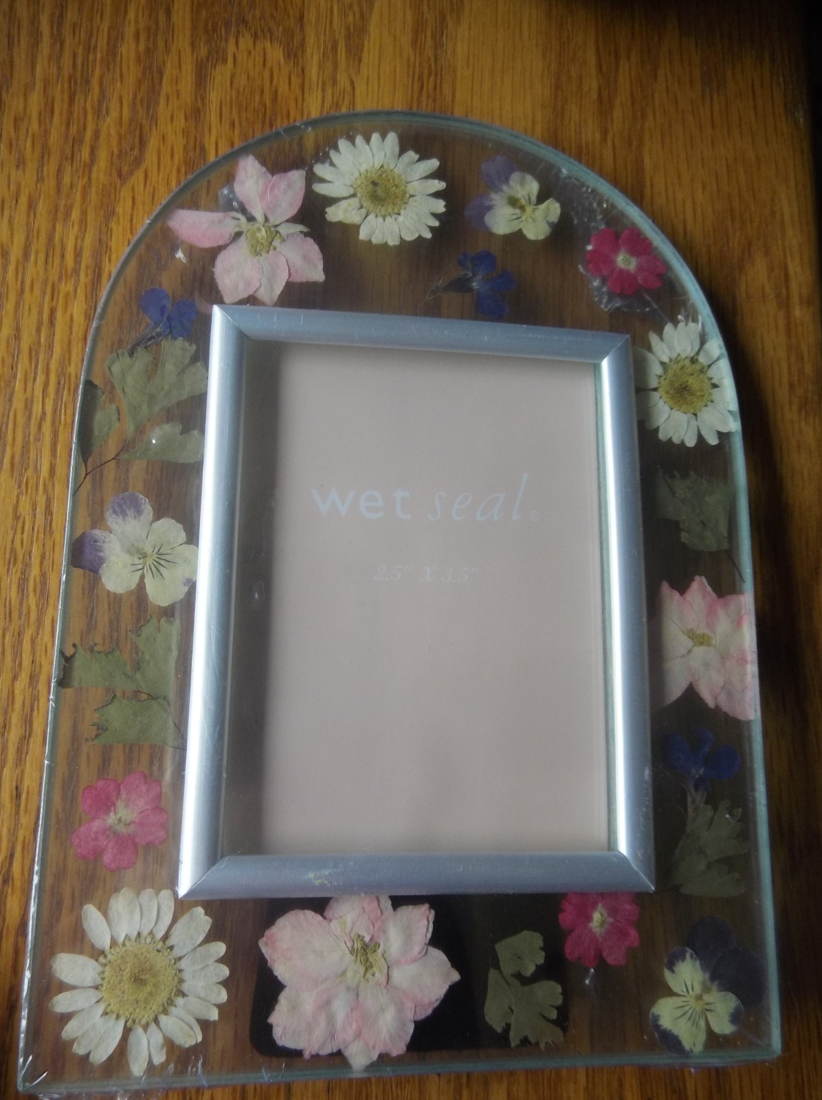 Pressed Dried Flowers Glass Picture Frame 4.75″ X 6.5″ holds a 2.5″ x 3.5″ Photo