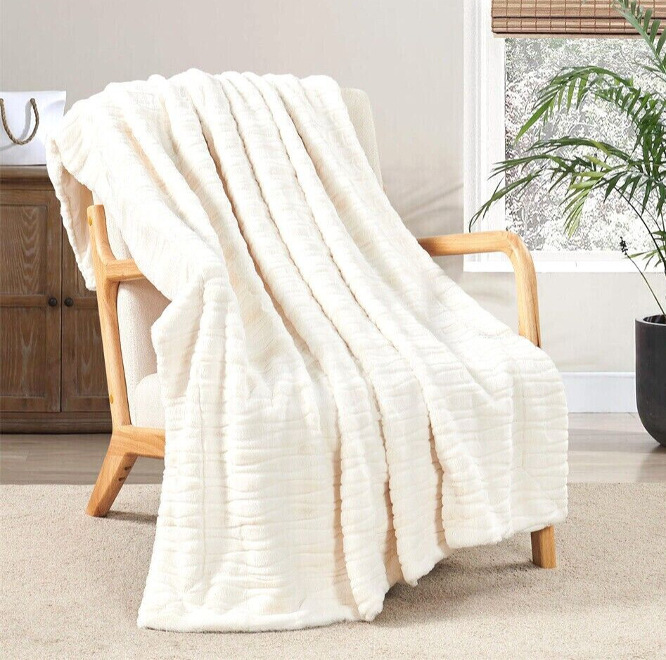 Luxury Fuzzy Leaf Pattern Faux Fur Throw Blanket Warm Cozy Blanket for Couch Bed