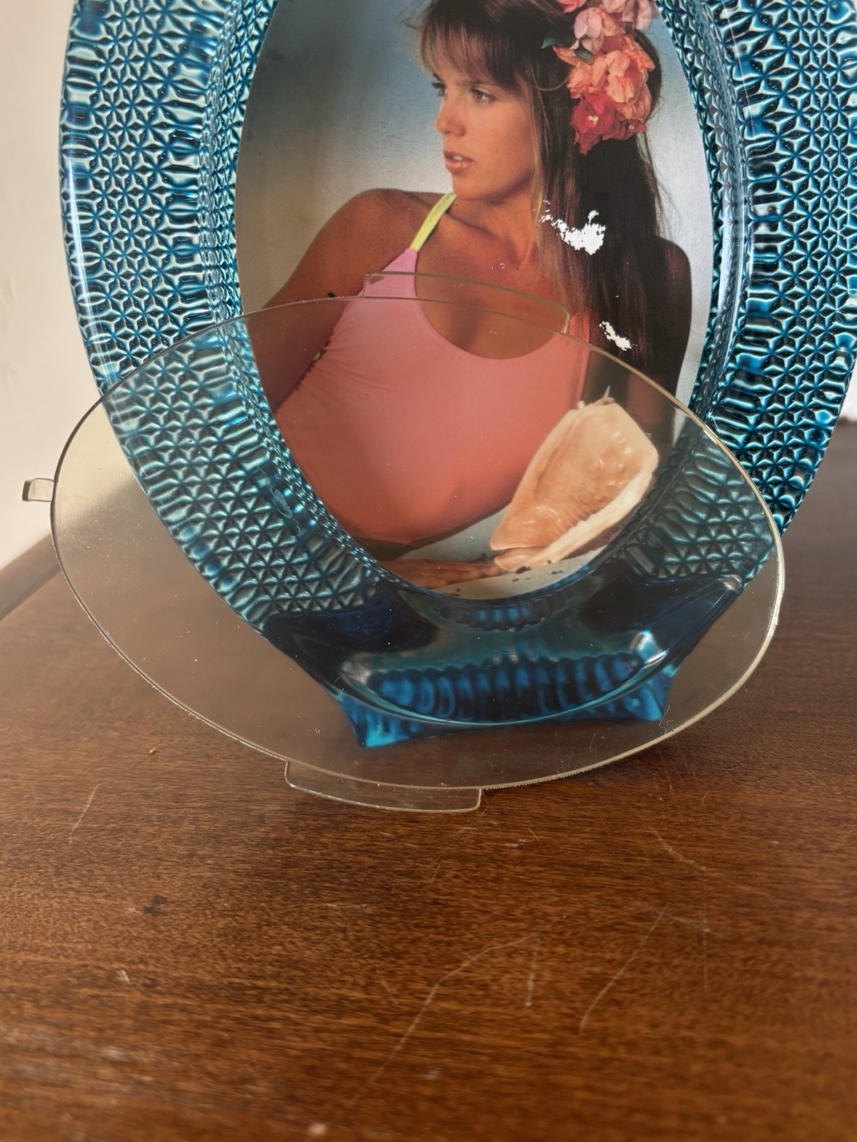 Blue Textured Glass Photo Frame Studio Nova 6.25” x 4.75″ Oval – New