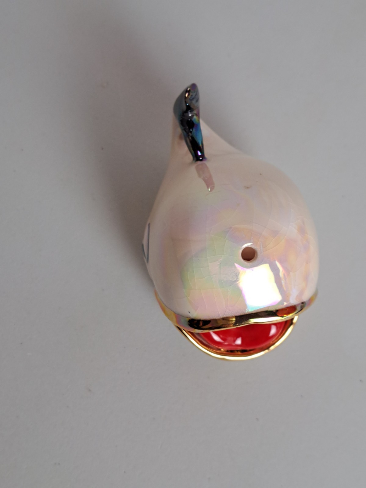 VTG. Baby Whale Opalescent Ceramic Porcelain Ring Holder MCM Gold Trim