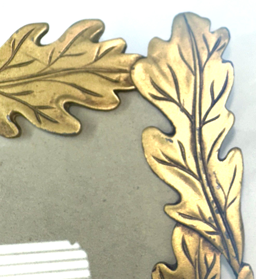 Vintage 70’s Gold Oak Leaves 3.5in x 5in photo size Picture Frame 4.75in x 6. in