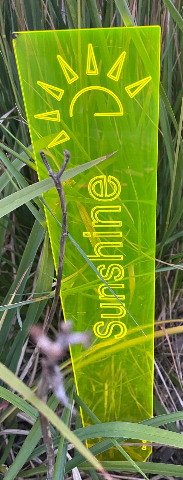 Cazador-del-sol SUNSHINE suncatcher-20″ x 3″ – YELLOW- Glows sunrise to sunset