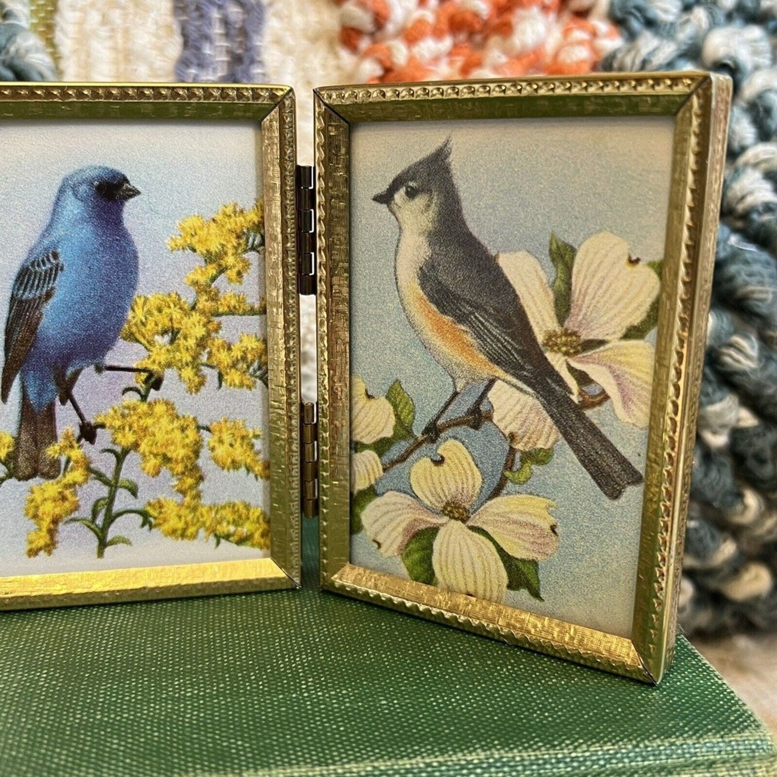 Vintage Birds in Tri-Fold Frame Photo Picture Brass Hinged 3.25×2.25″ MCM Decor