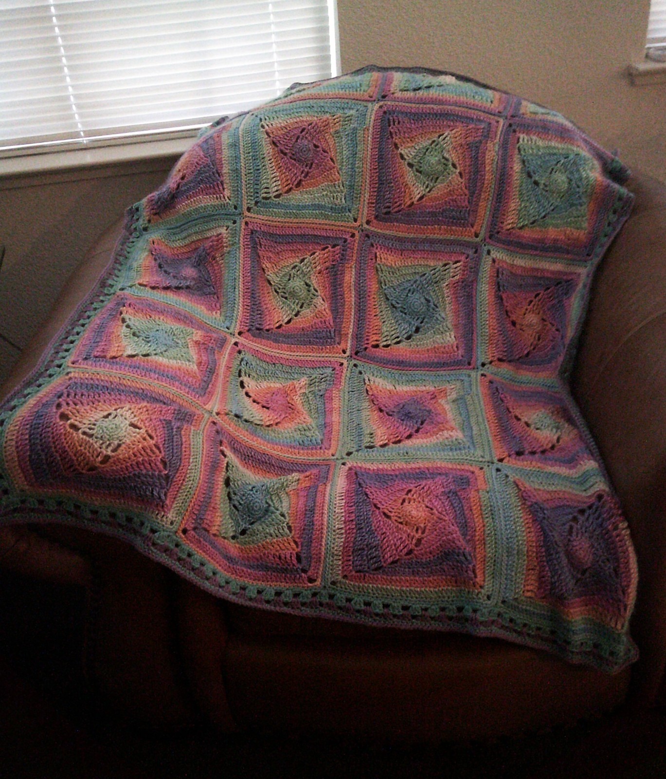 NEW HAND CROCHET PASTEL MULTI COLOR SQUARES AFGHAN LAP BLANKET THROW