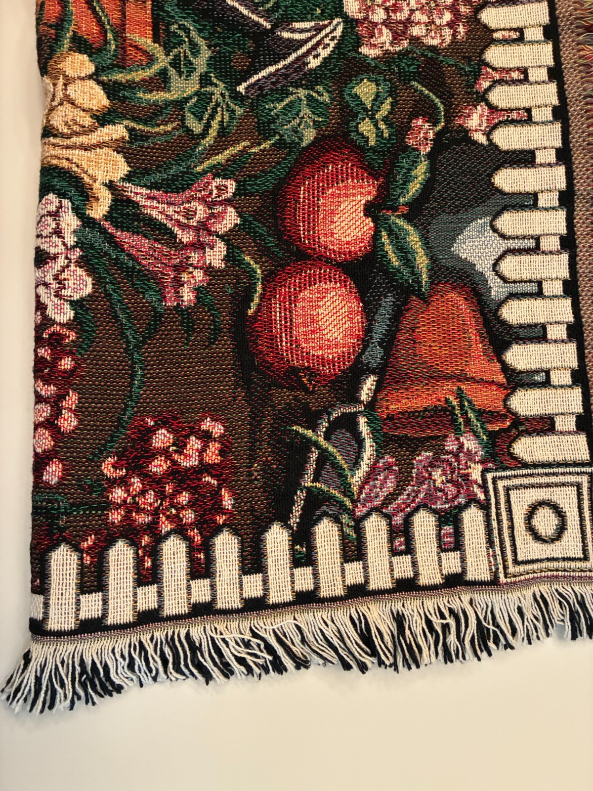 Vintage GARDEN TAPESTRY BLANKET Throw 68×45 Crown Crafts FRINGE Picket Fence