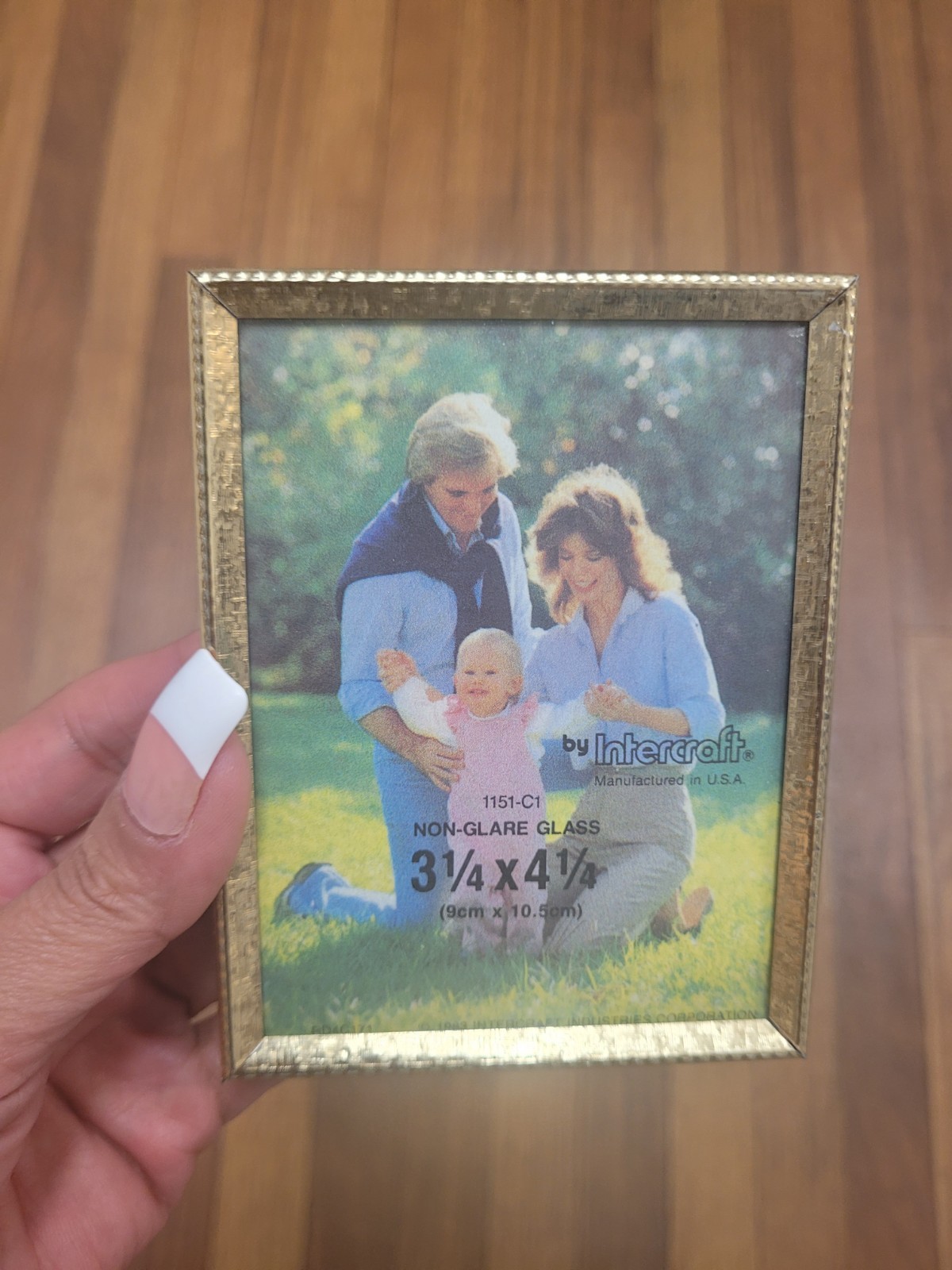 Vtg. Intercraft Gold Metal Photo Frame 3.25 x 4.25 in Non-Glare Glass Portrait
