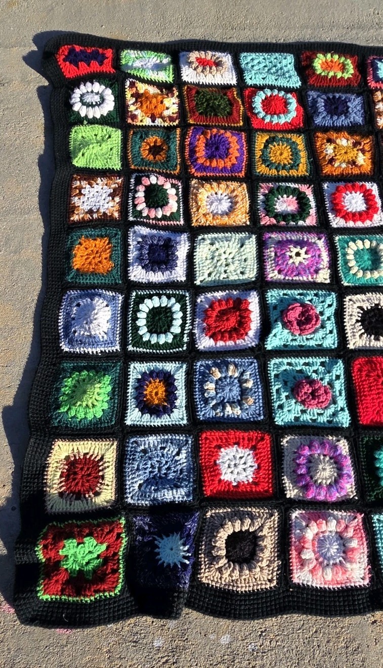 Crochet Granny Square Afghan Throw Blanket Multicolor 5.5 x4.5 Feet