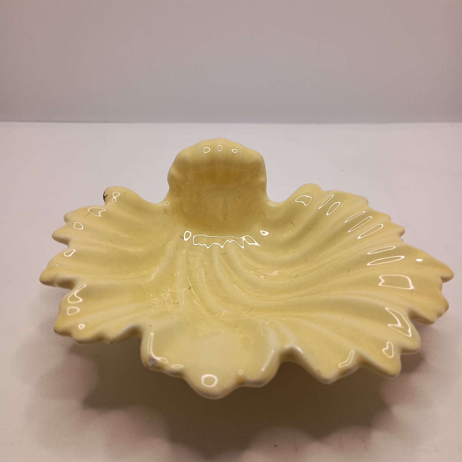 Vintage Pastel Yellow Ceramic Leaf Shaped Soap Dish or Ring Catch 5″x 5″x 1.5″