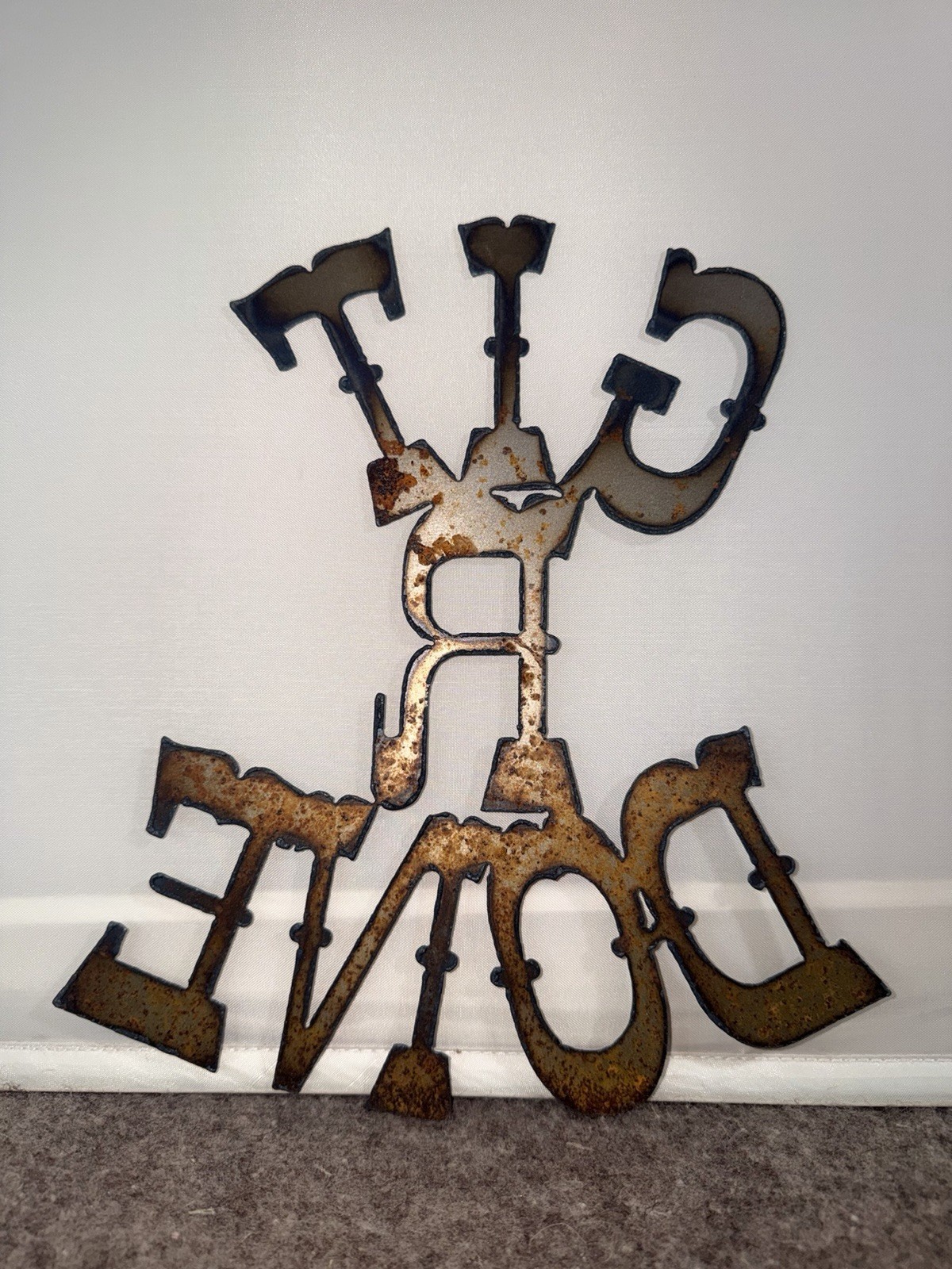 Rustic Metal Git R Done Sign – Western Barn Decor, Country Ranch 11.25” x 9”