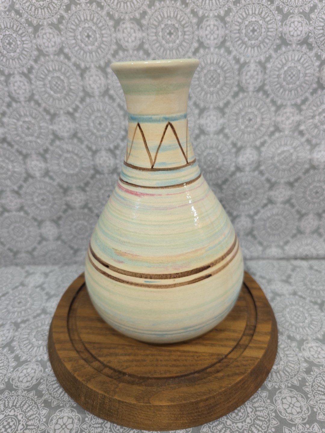 Southwestern Pottery Flower Vase 8″ X4.5″ Glazed Pastels Ivory Porcelain Ceramic