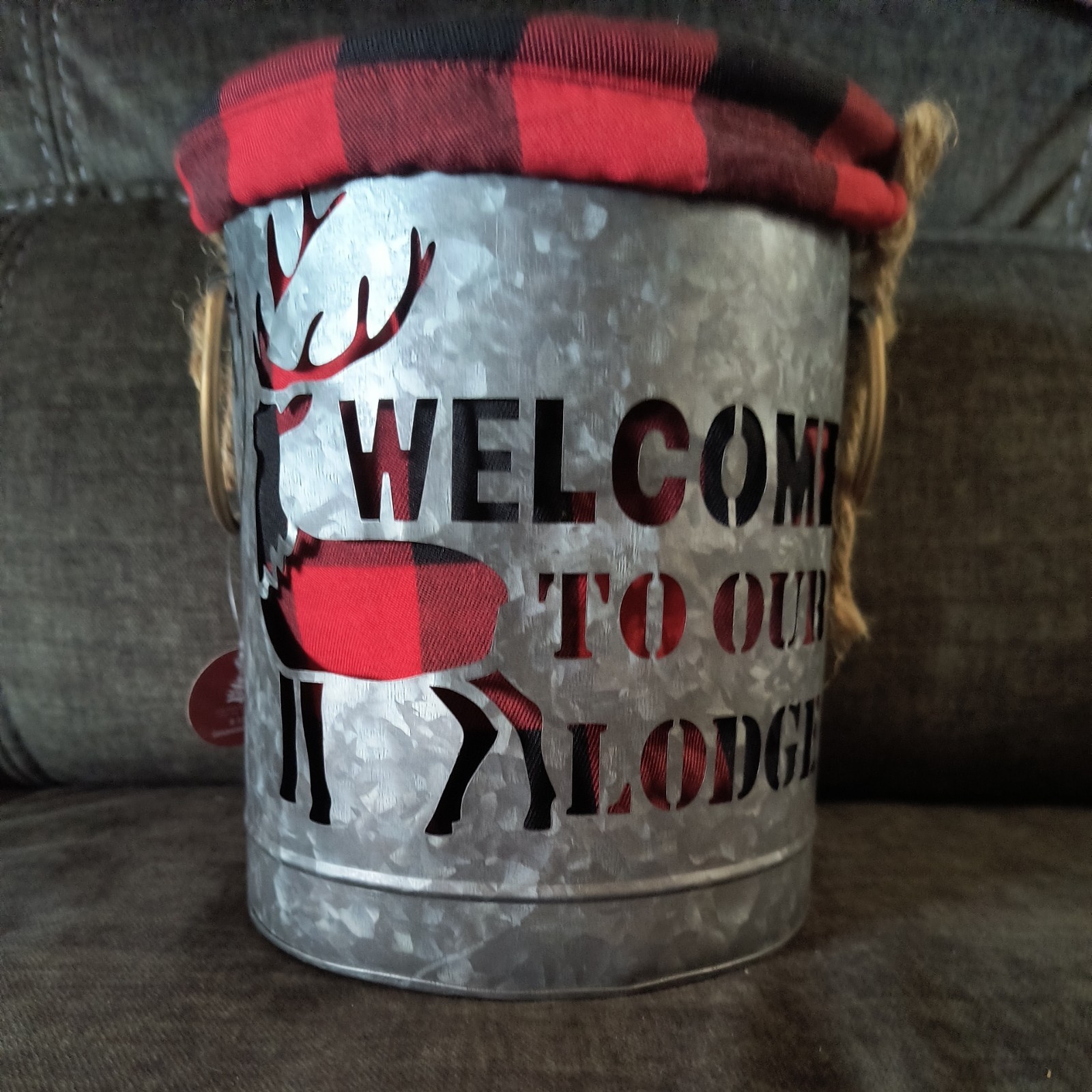 Rustic Galvanized Metal Basket w/Buffalo Plaid Liner Cabin Deer Lodge Welcome