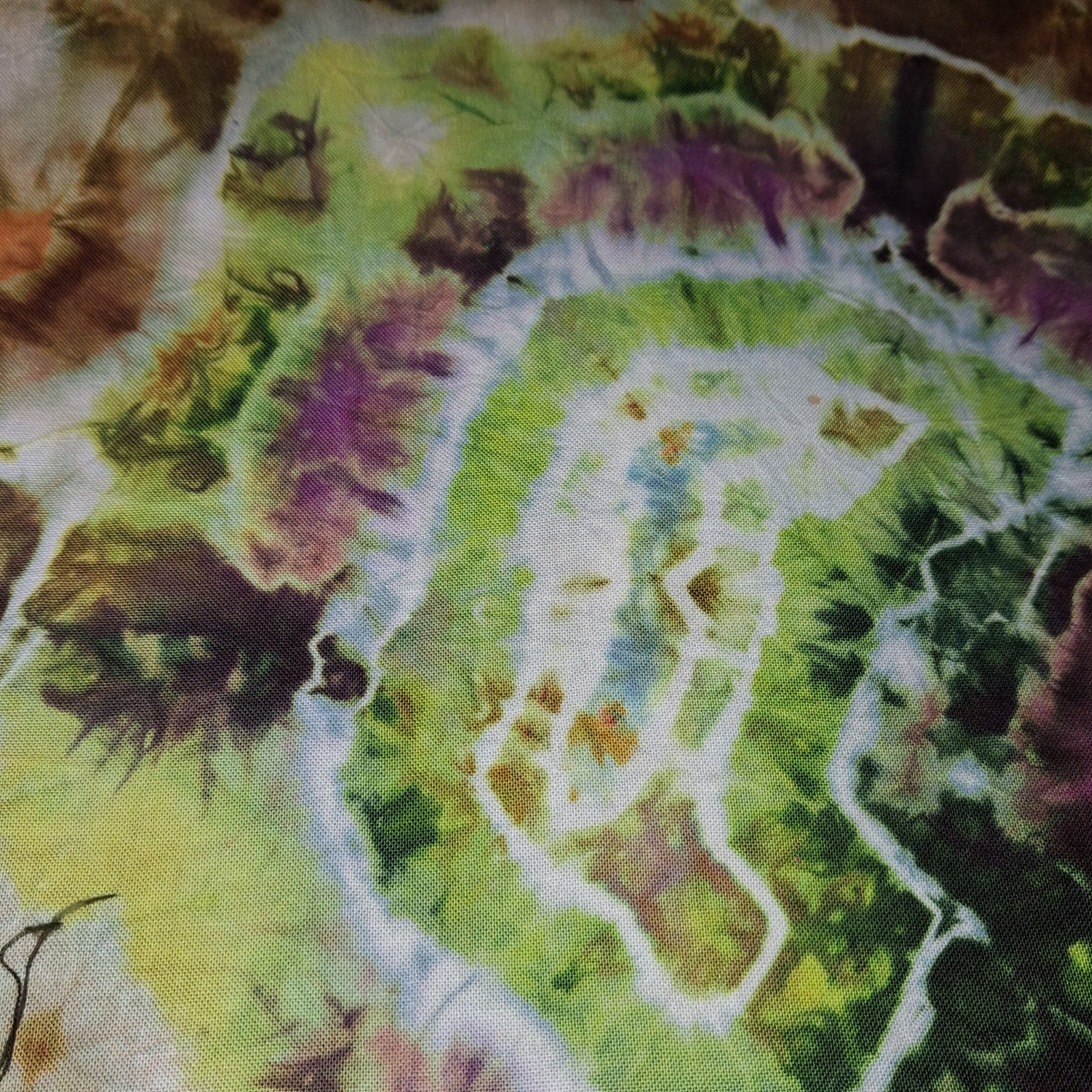 36×42in Quality Handmade Tie Dye Psychadelic Geodic Design Wall Art Tapestry.