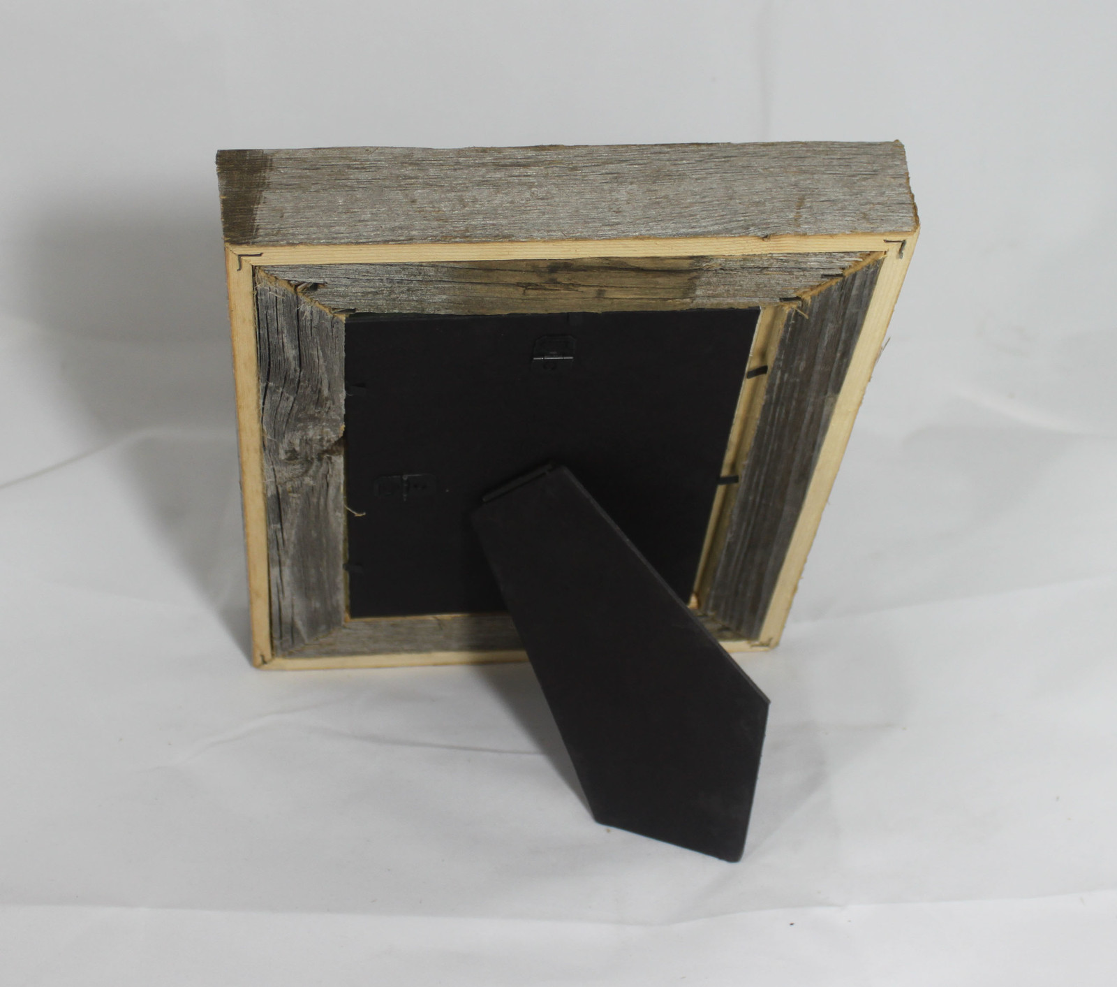 4×6-2″ Wide Signature Reclaimed Rustic Barn Wood Picture Frame