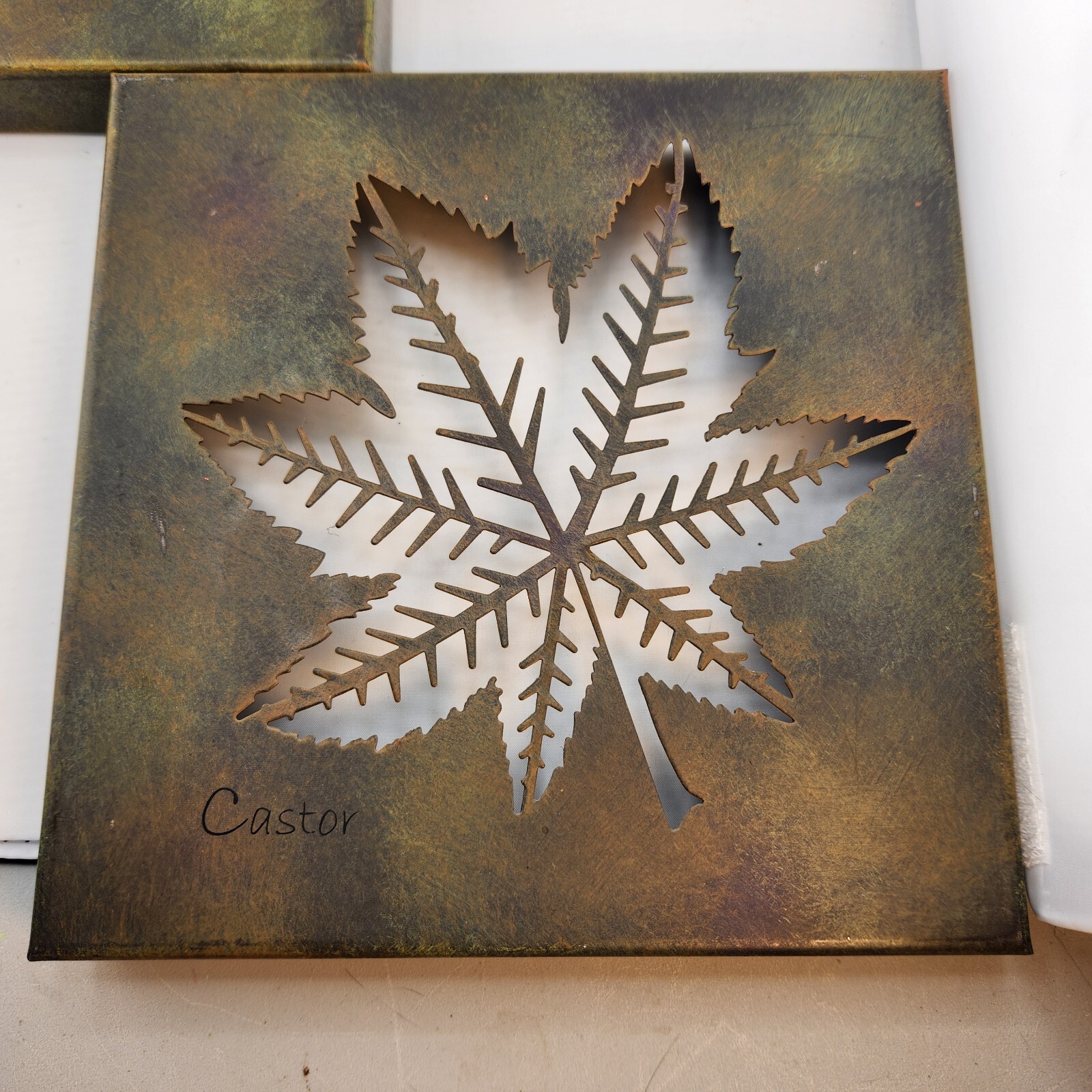 Laser Cut Art Castor Leaves Metal Wall Michael Allen 2004 Set of 2 Green 8″ Sq
