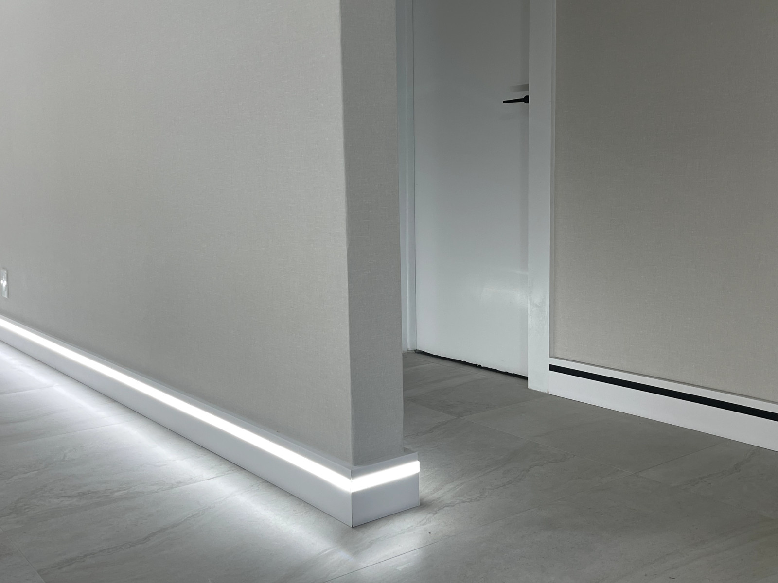 Baseboard Moldings with LED diffuser. Water resistant and wasy to install