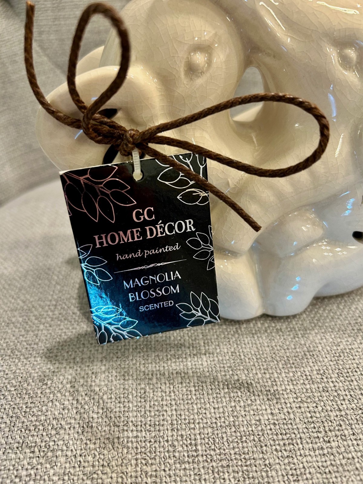 GC Home Decor COASTAL Ceramic Elephants NEW Scented Potpourri Magnolia Blossom
