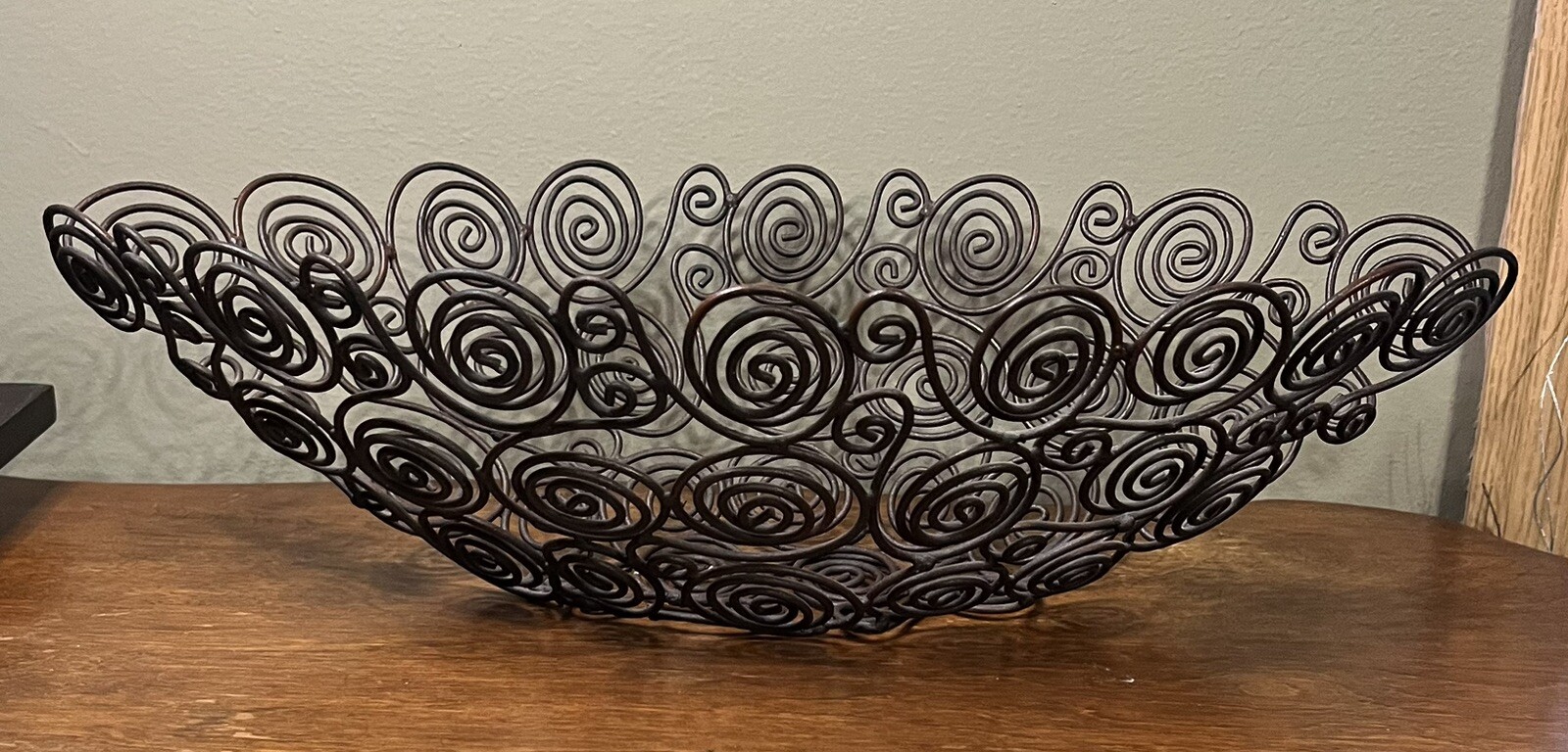 Wired Metal Scrollwork Decorative Fruit Bowl 17” X 9” Oval Large Centerpiece