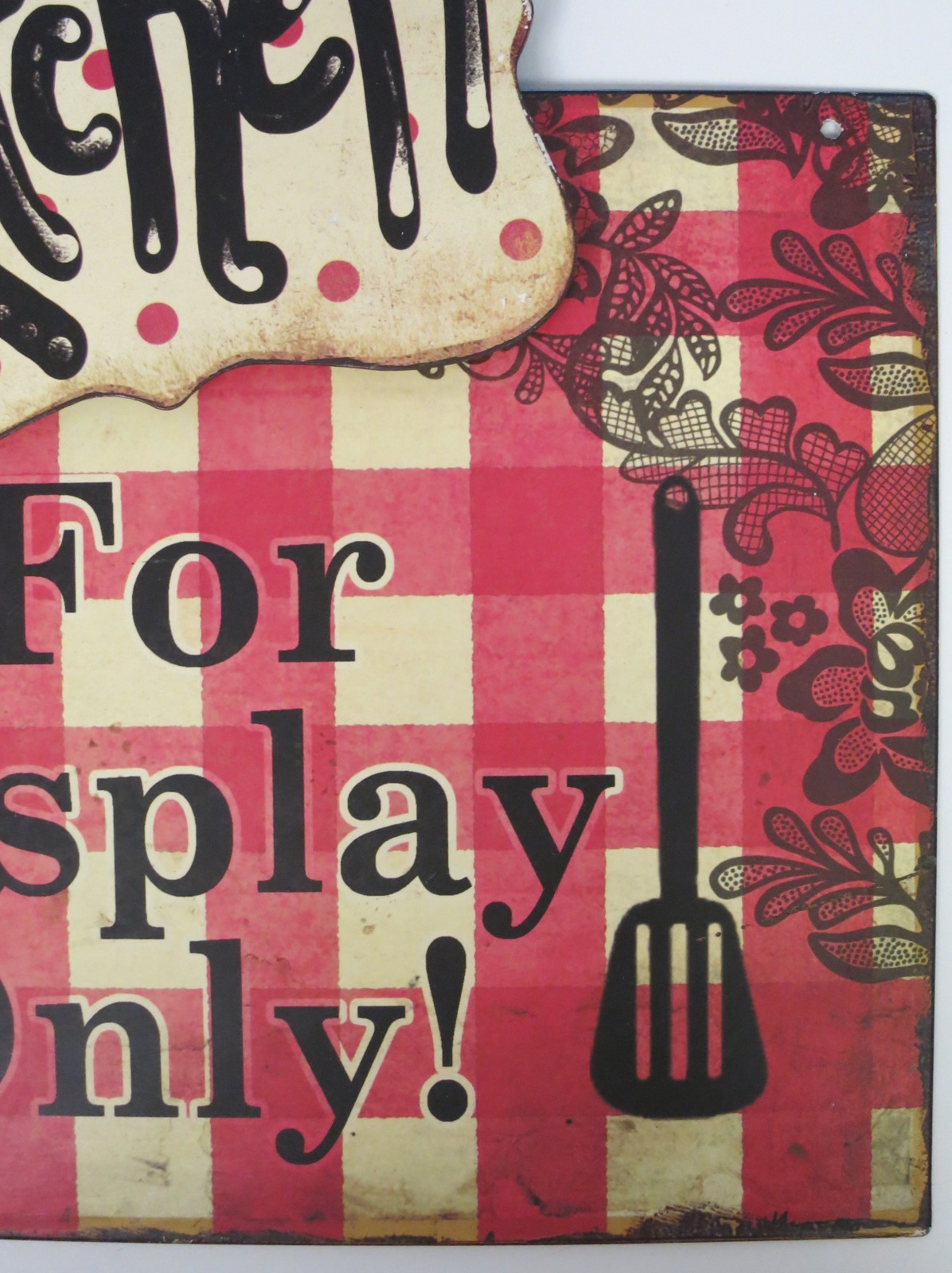 Kitchen for Display Only Three-Dimensional Sign Metal Art Wall Décor Red Plaid