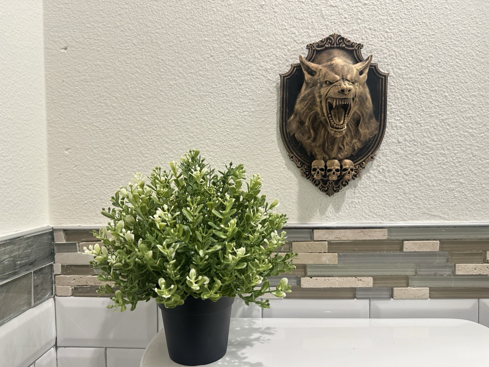 Hand Painted Gothic Werewolf Head Wall Art Plaque Mount Horror Home Decor 9”