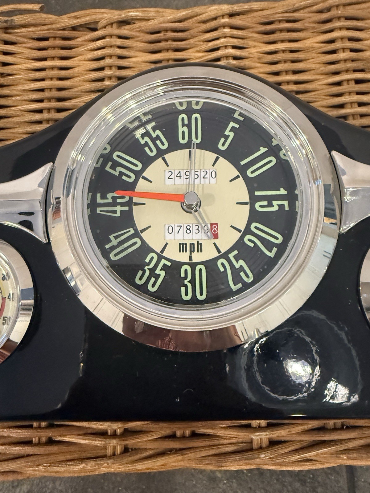 Retro Car 3-in-1 Dashboard Style Clock Thermometer Hygrometer Black