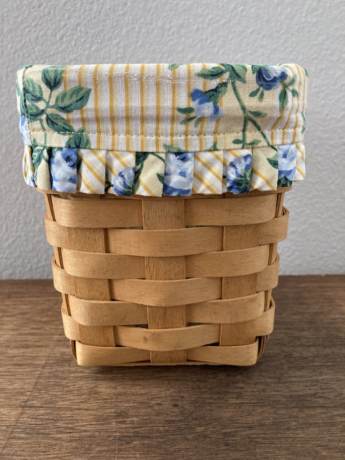Longaberger Basket Small Handwoven With Floral Liner Made in USA 1999 Vintage