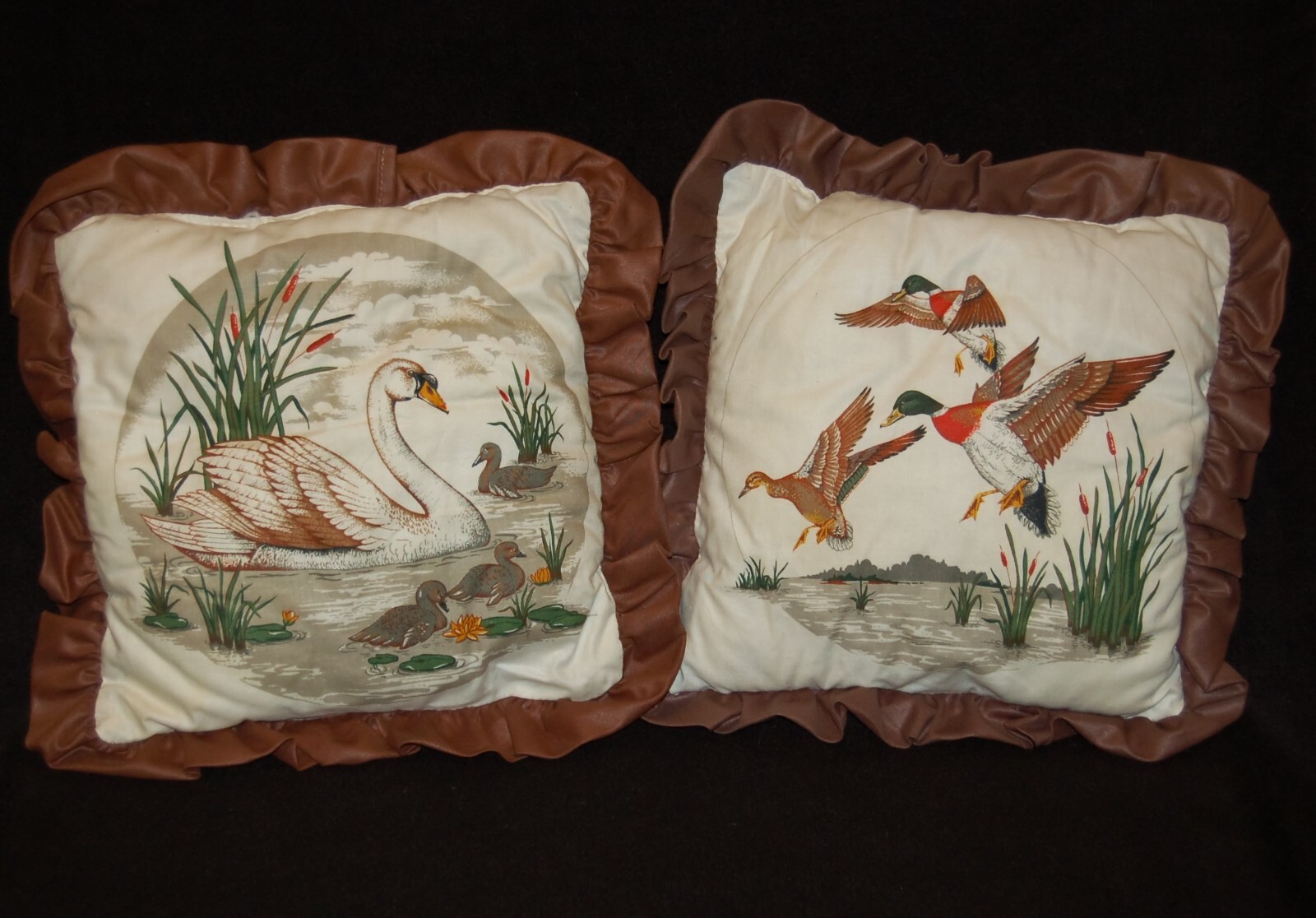 VINTAGE Pillows Set of 2 Ducks Swan 12″ x 12″ Folk Art Nice Home Decor!