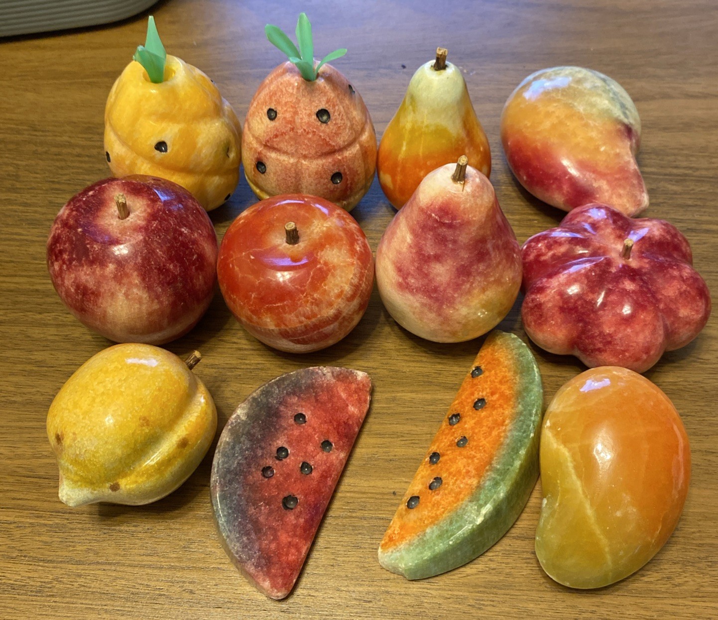 Lot of 12 stone fruits