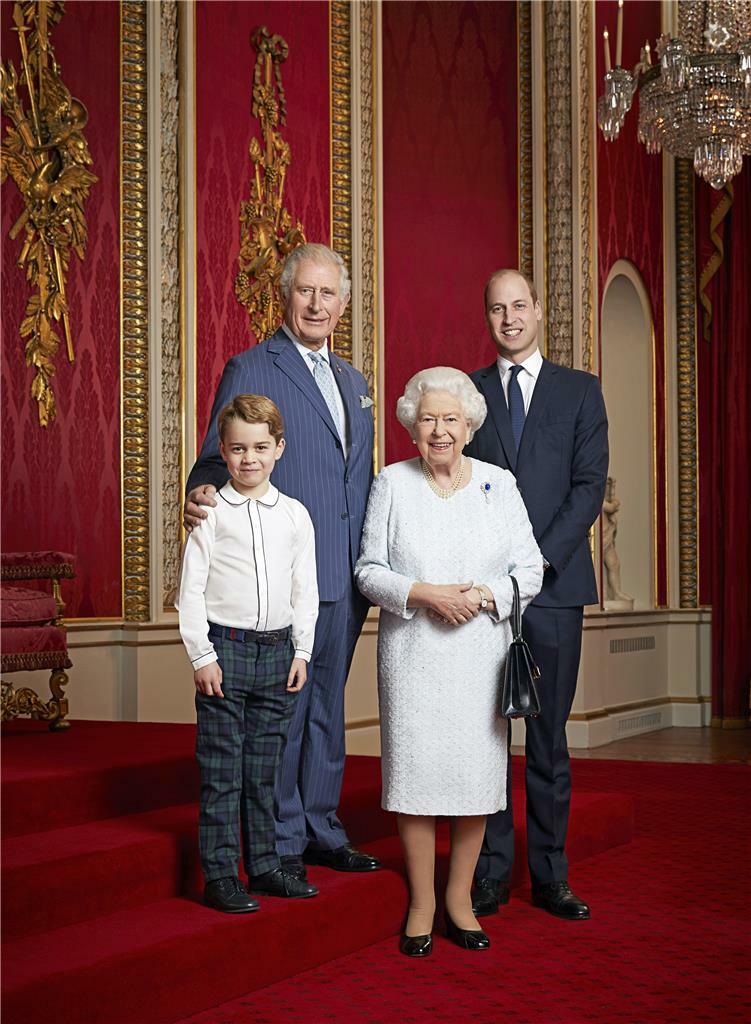 BRITISH ROYAL FAMILY GLOSSY POSTER PICTURE PHOTO BANNER PRINT generations 6933