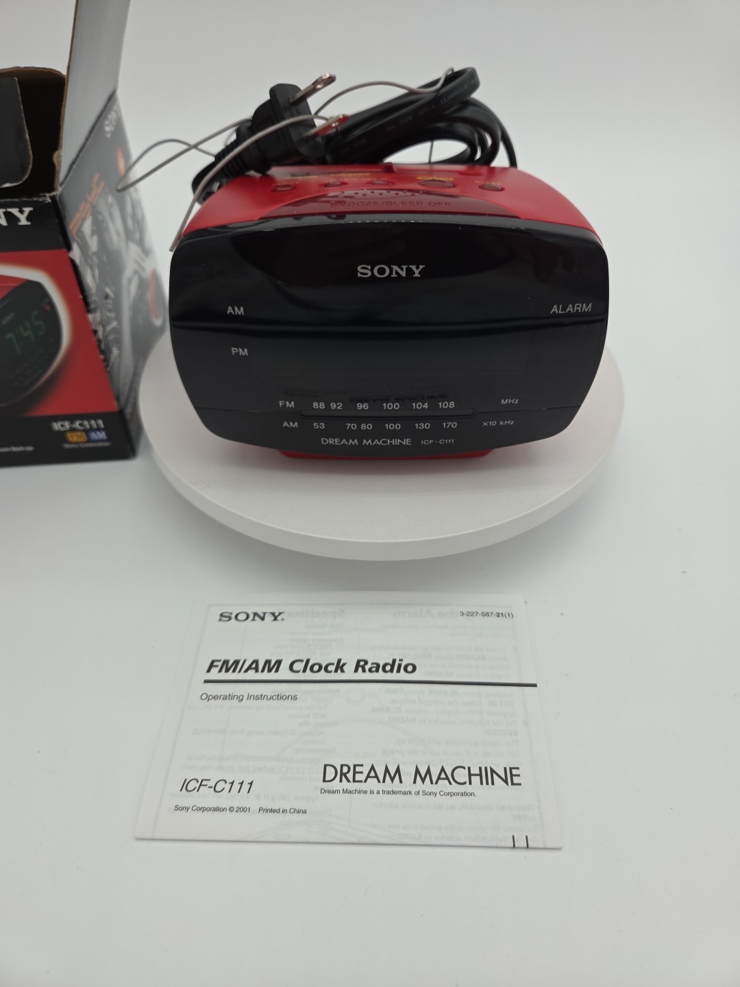 Sony Dream Machine LED AM/FM Alarm Clock Radio ICF-C111 Red Open With Box 90s