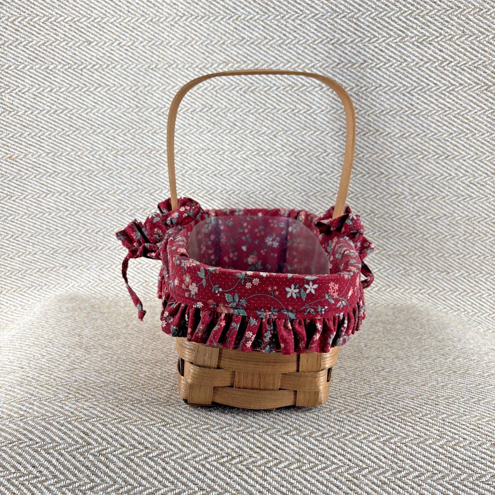 Peterboro Basket Co Woven Basket With Floral Fabric Liner Handle And Protector