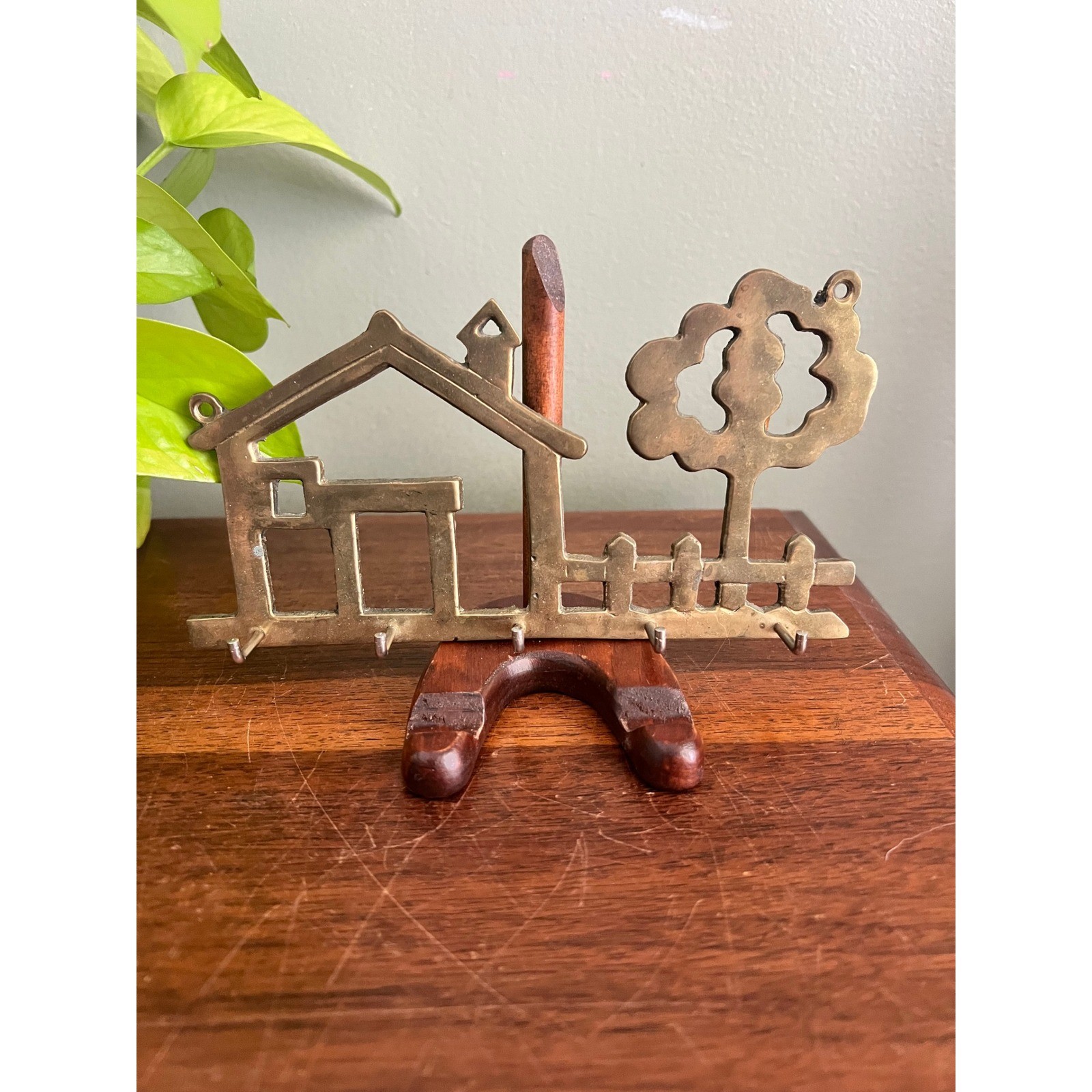 Vintage Brass House Key Rack Wall Mount 5 Hook Cottage Picket Fence Tree Decor