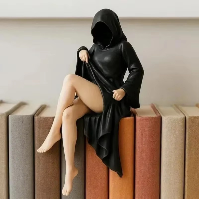 Gothic Queen Statue Black Robe Figure Desktop Bookshelf Decor Ornament Gift
