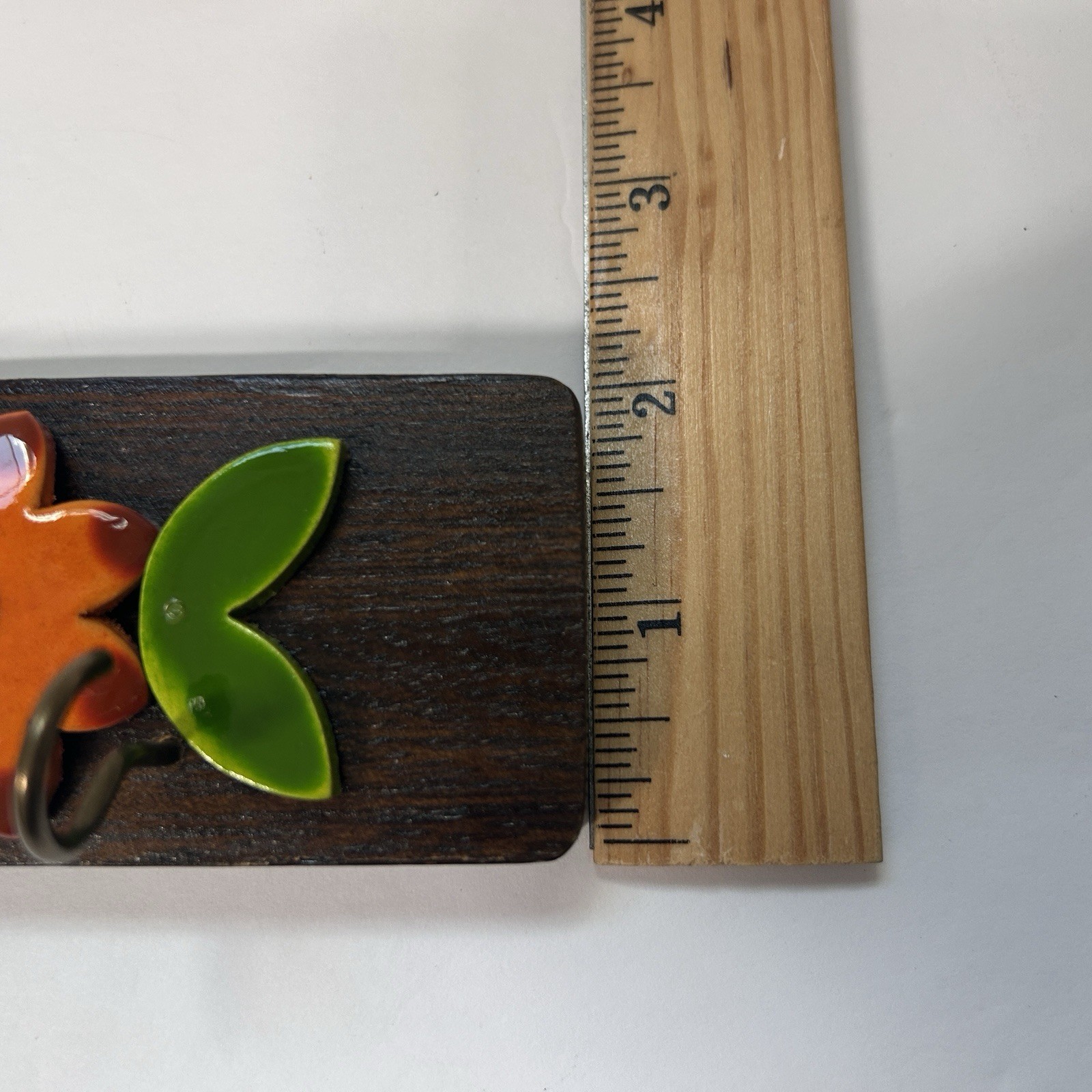 Vintage Mod Wood KEY HOOK Wall Hanging MCM Kitschy Enamel Flowers