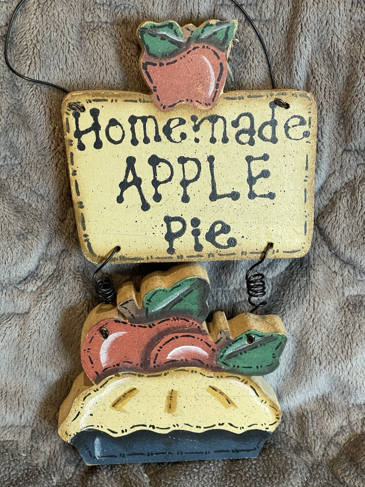 Vintage “Homemade Pie” Hanging Country Decor 6 1/4” Length