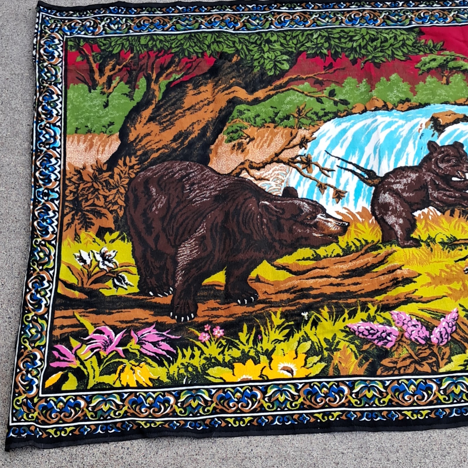 Vintage Bear Family Nature Scenic Multicolor Decorative Horizontal Tapestry