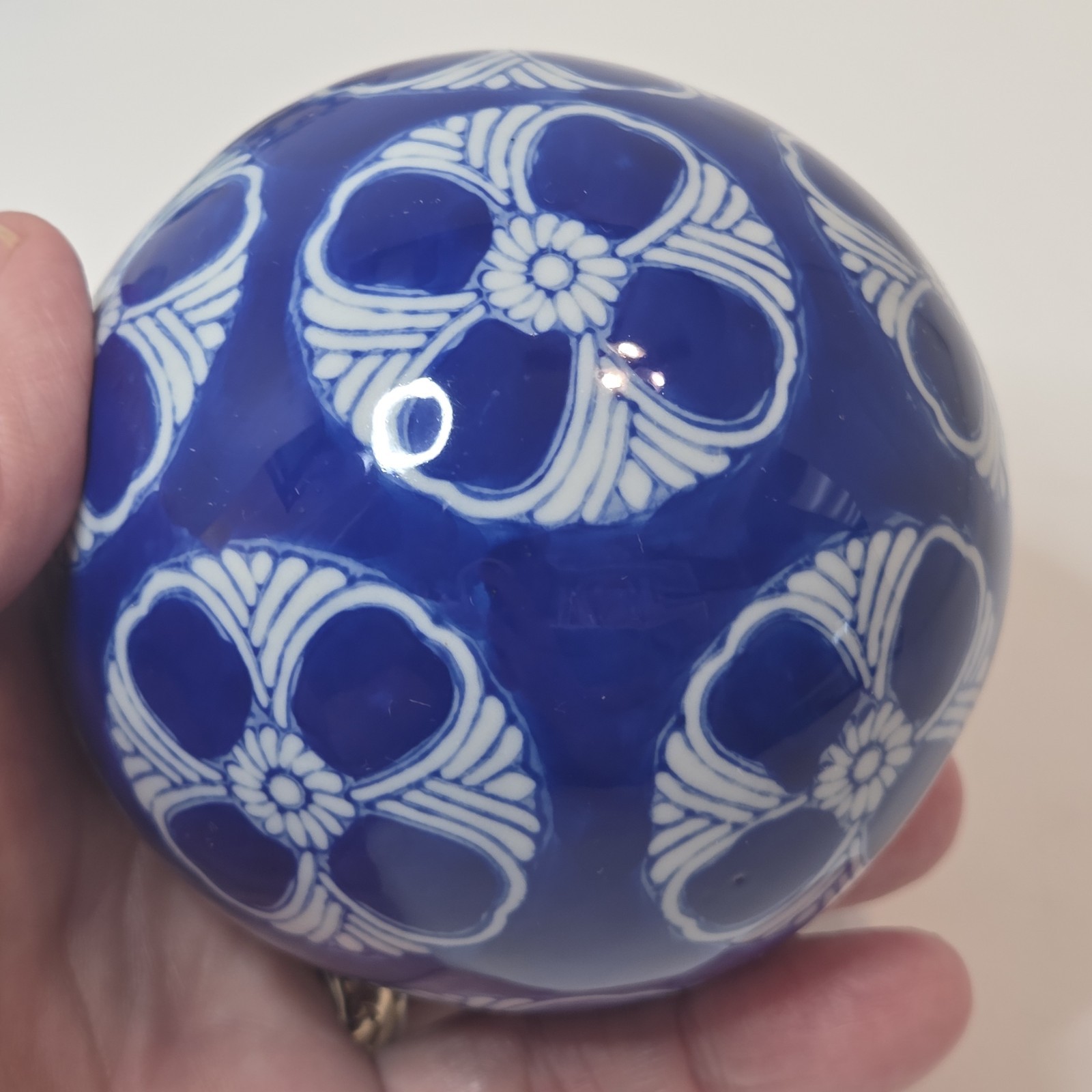 Asian Inspired Decorative Ceramic Spheres/Balls Blue & White Florals Set of 4 3″