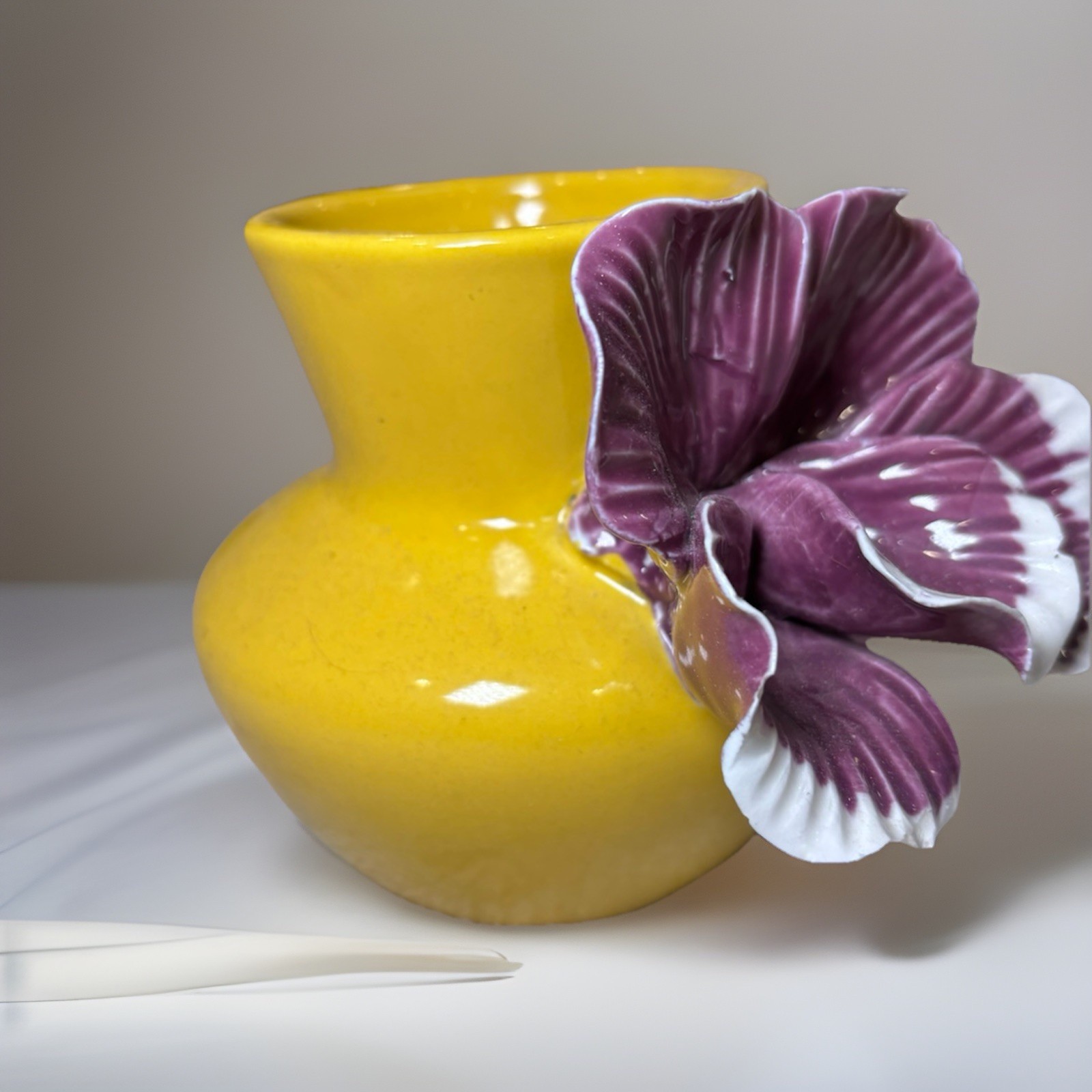 Anthropologie Bright Yellow Vase with Applied Purple Pansy Flower 5″ Floral