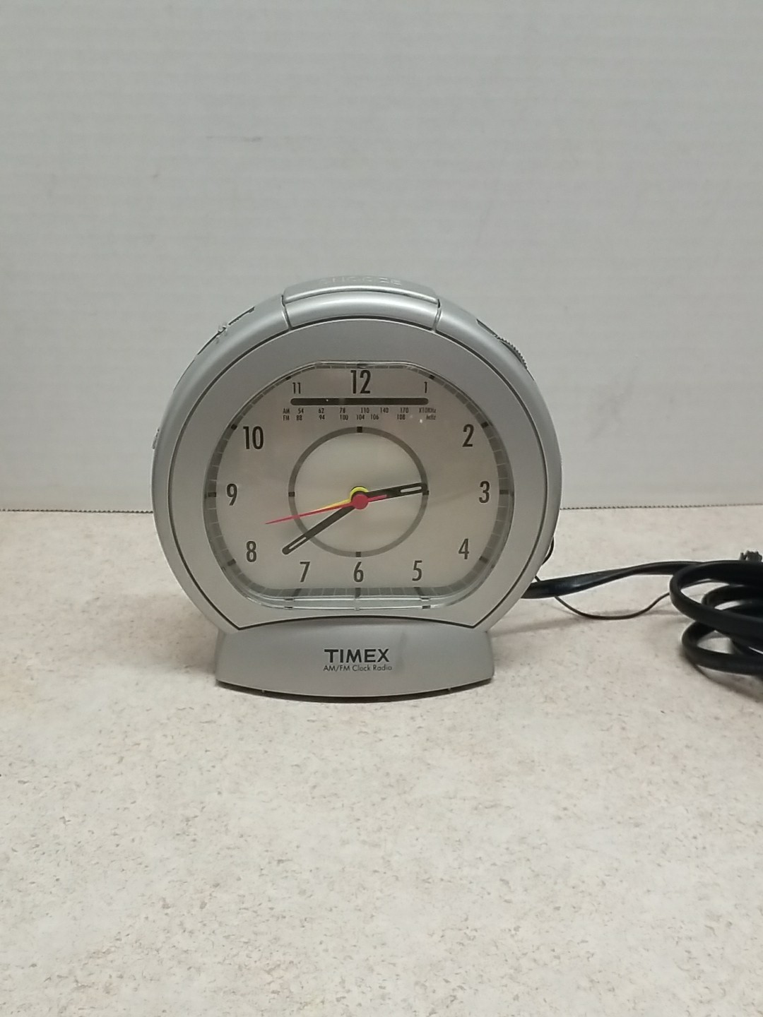 TIMEX T317S AM FM Radio Analog Style Alarm Clock with Dimmer Working Electrical