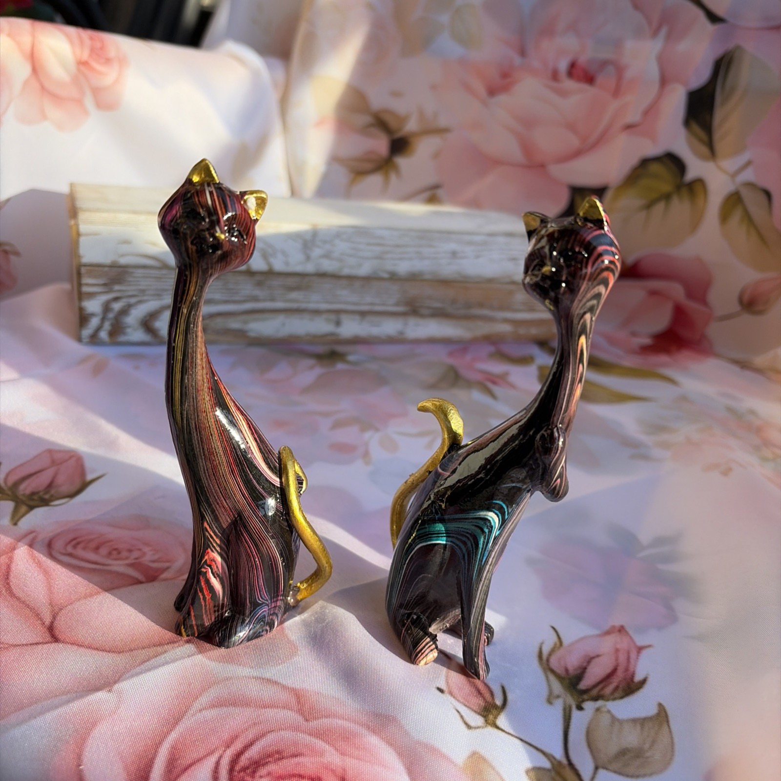 Cat Statues 2 Piece Long Neck Resin Collectible Figurines Home Contemporary Deco