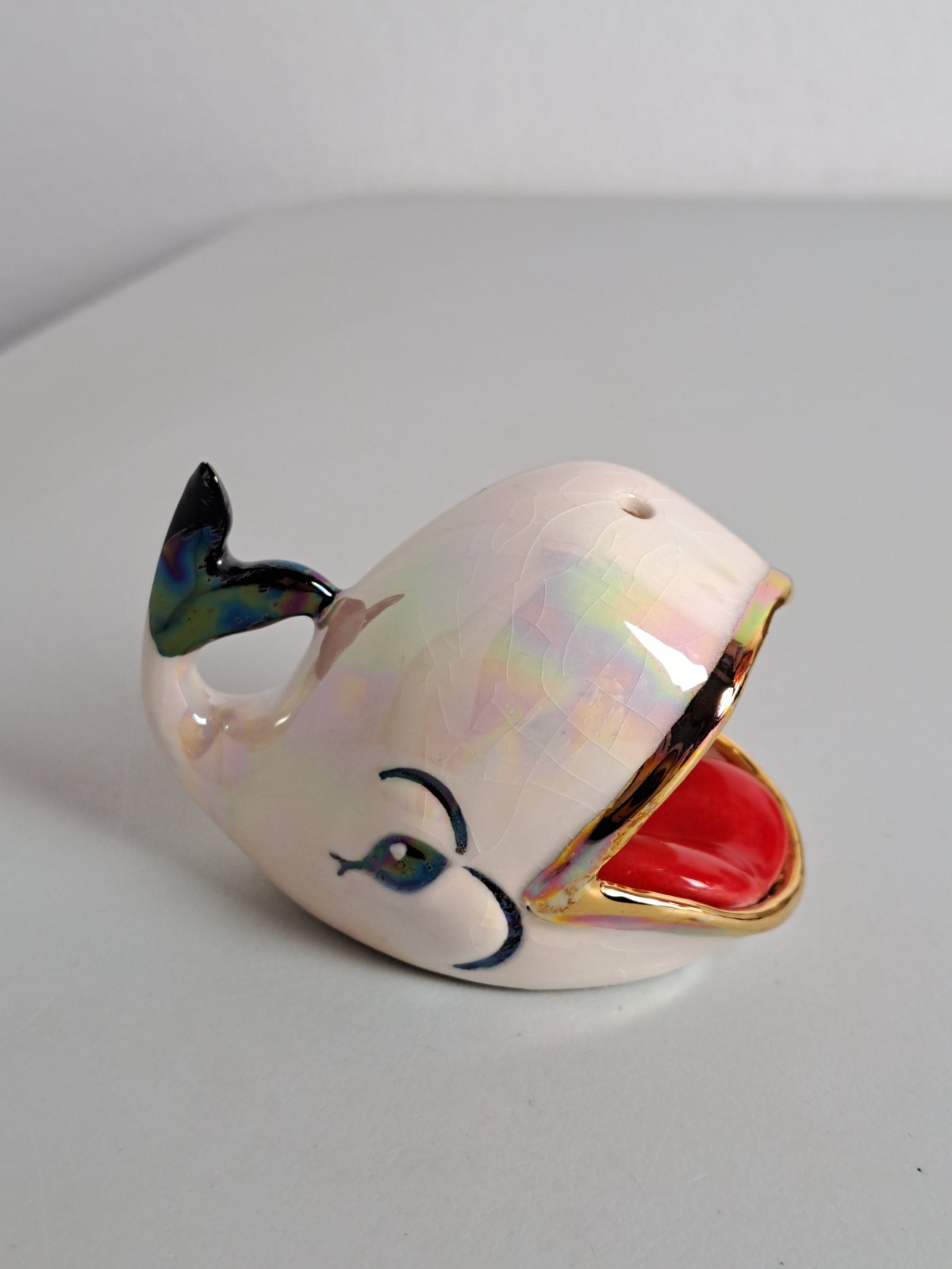 VTG. Baby Whale Opalescent Ceramic Porcelain Ring Holder MCM Gold Trim